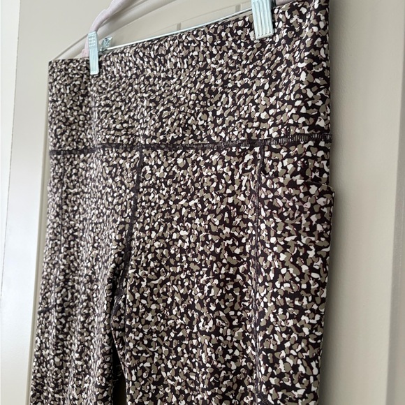Athleta Salutation Stash 7/8 Leggings Speckled Print High Rise Size Large Petite - Picture 10 of 14